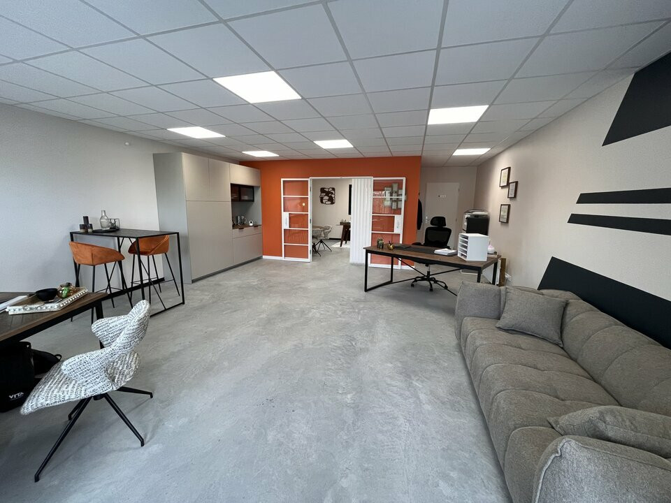 MIXTE ACTIVITES-BUREAUX à vendre