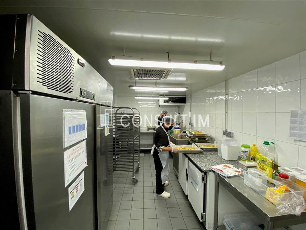 A louer, grande cuisine de 426m²