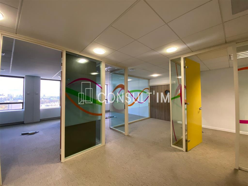 Tour Montparnasse, à louer une surface de bureaux de 352,5 m²