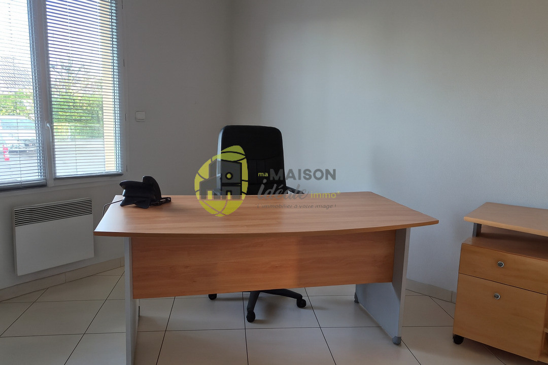 Local professionnel 476 m2 Saint-Doulchard