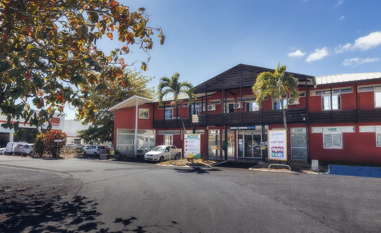Local professionnel bureaux de 135 m²