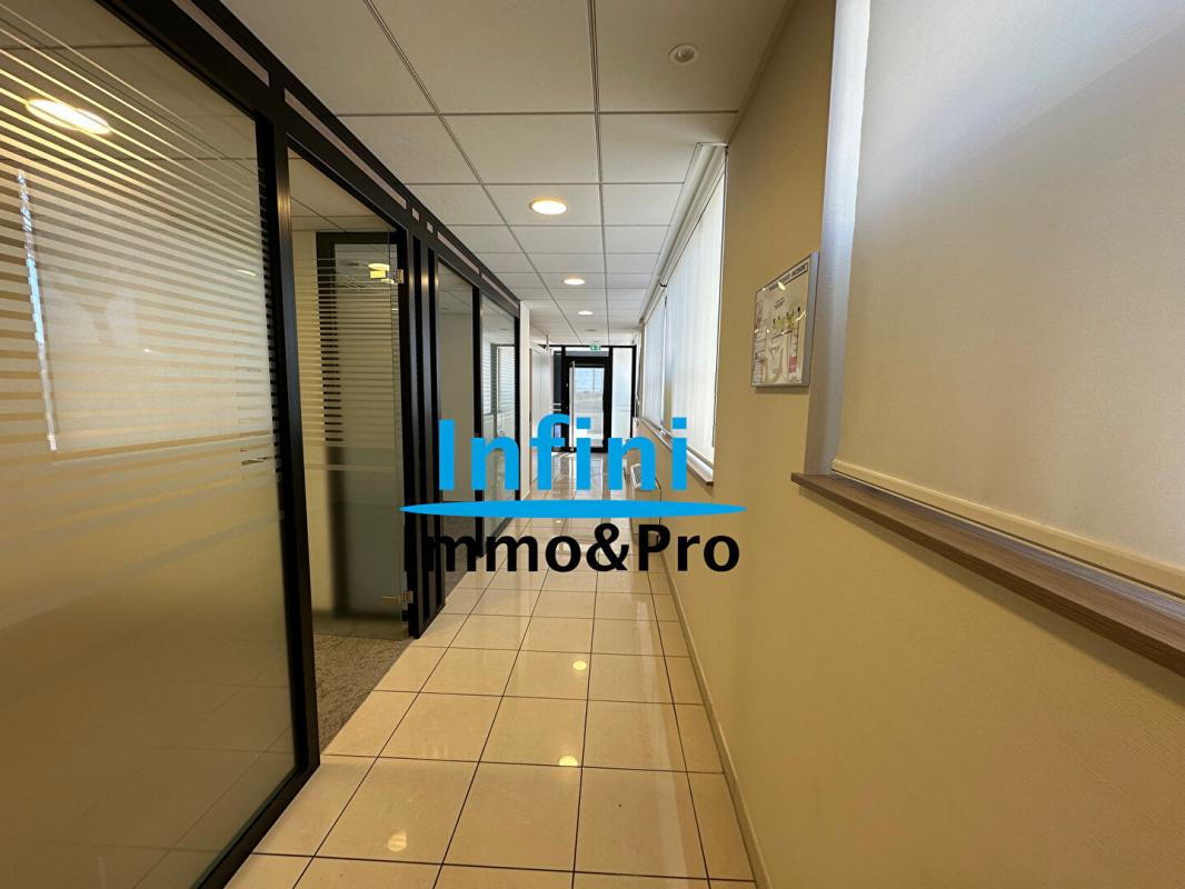 MURS LIBRES  A VENDRE LOCAL 110M2 JUAN-LES-PINS BORD DE MER