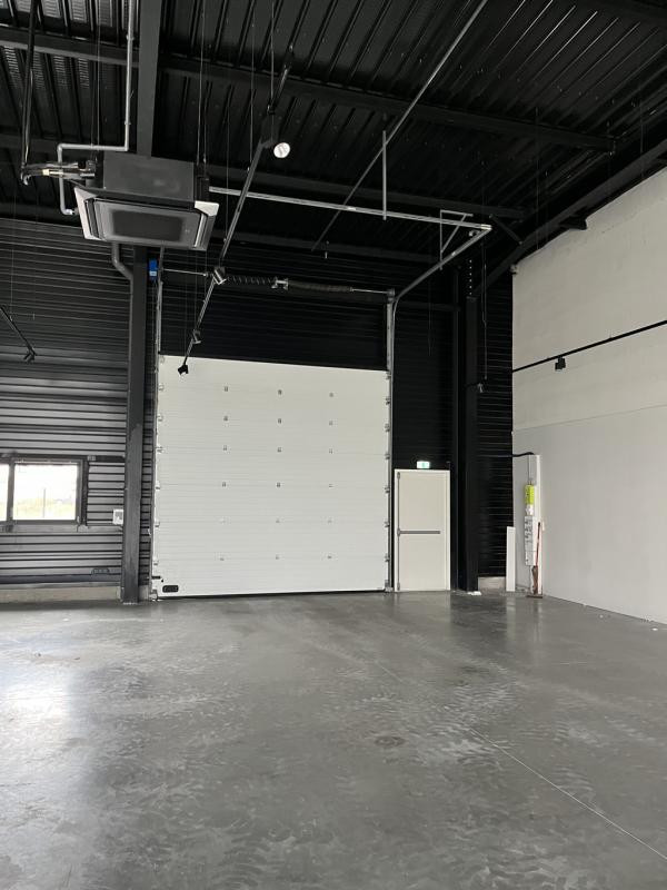 EXCLUSIVITÉ - CELLULE COMMERCIALE 299 m²  - 172 AV. AMÉDÉE M