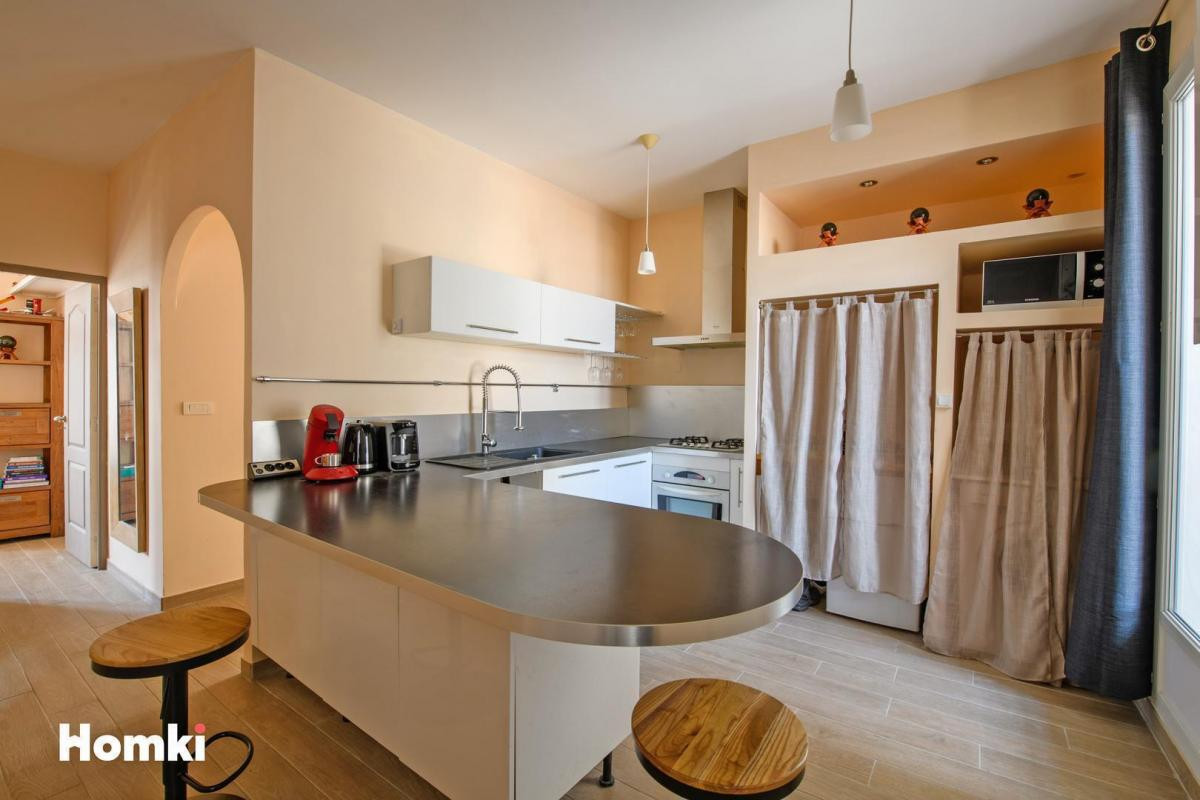 Belle opportunité Immeuble de rapport 4 Lots 202m² centre-ville de Nîmes place Severine excellente r