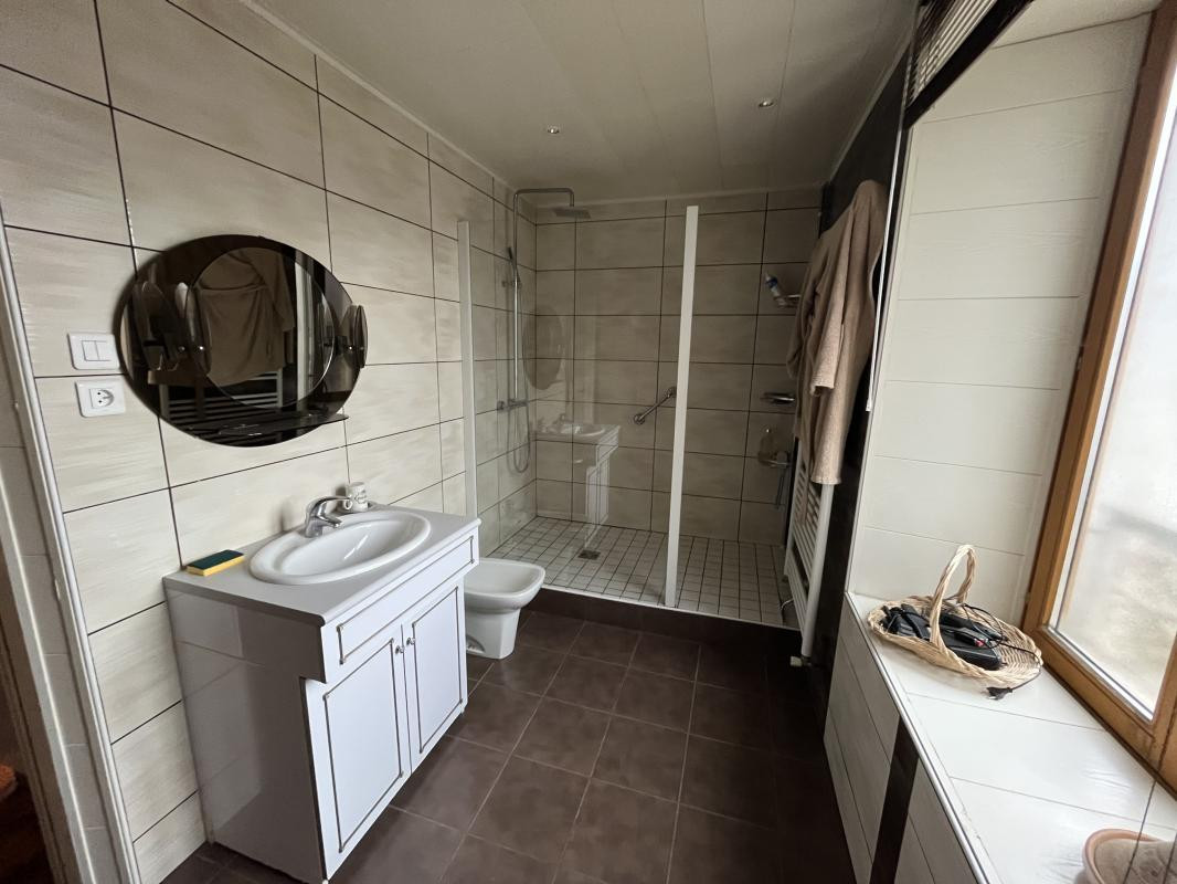 Immeuble - 300 m2 - PONT DE ROIDE