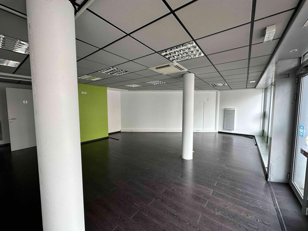 REZE-LES SORINIERES / Local commercial (Bureau / Commerce)