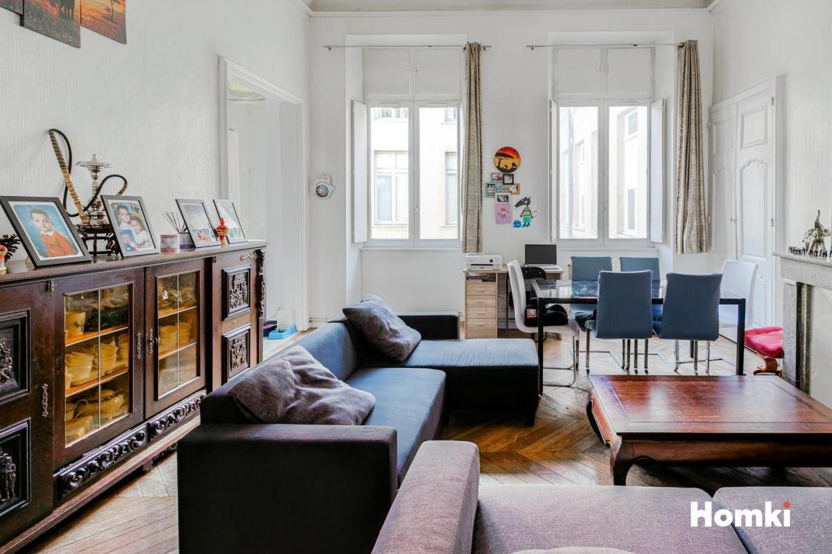 Immeuble de 17 appartements en plein centre ville de Montélimar