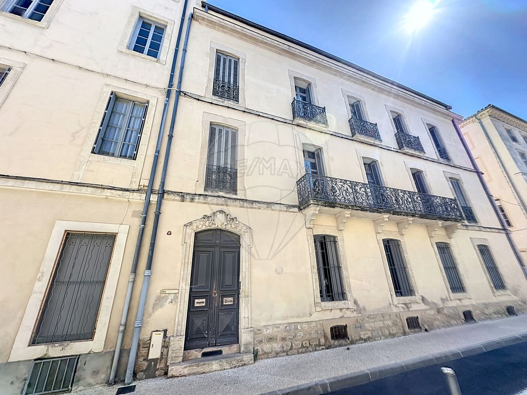 Immeuble 12 chambre(s) à vendre