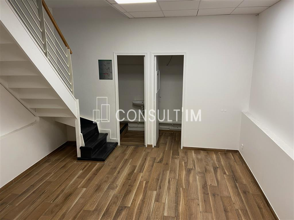 Une boutique de 80m² est à la location Avenue Victor Hugo