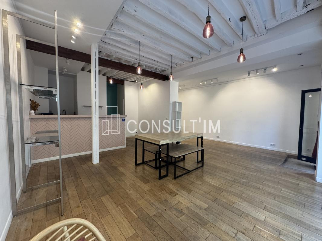 Nous vous proposons une belle boutique de 60 m² de plain-pied très lumineuse