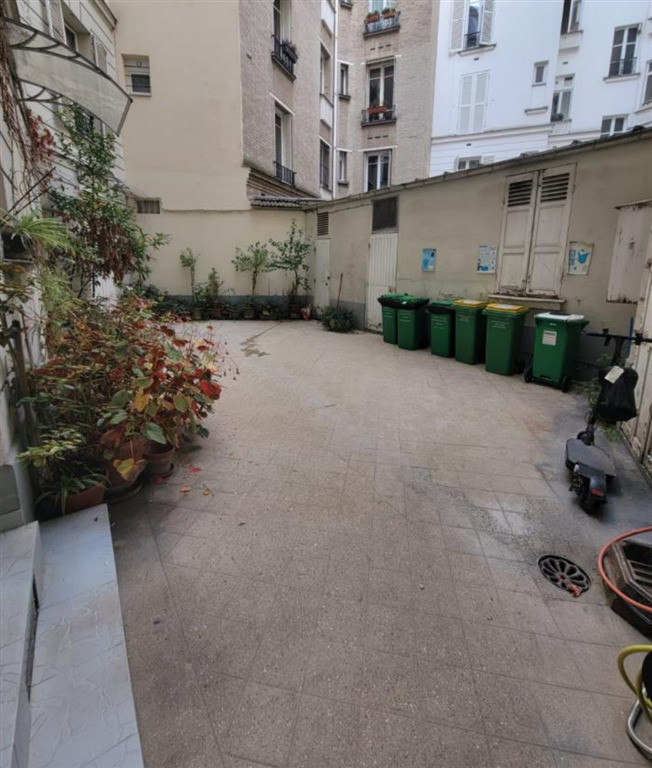 Boutique à louer en location pure