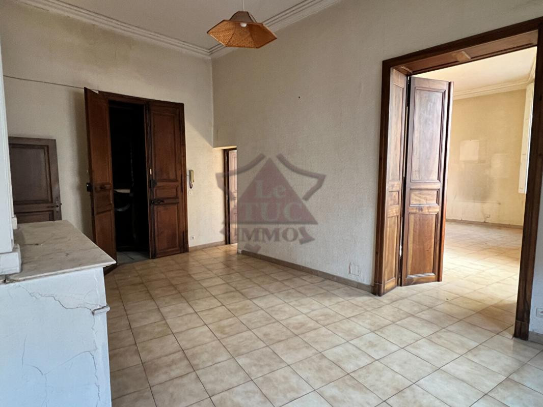 IMMEUBLE EXCEPTIONNEL AVEC TRAVAUX DE RENOVATION
