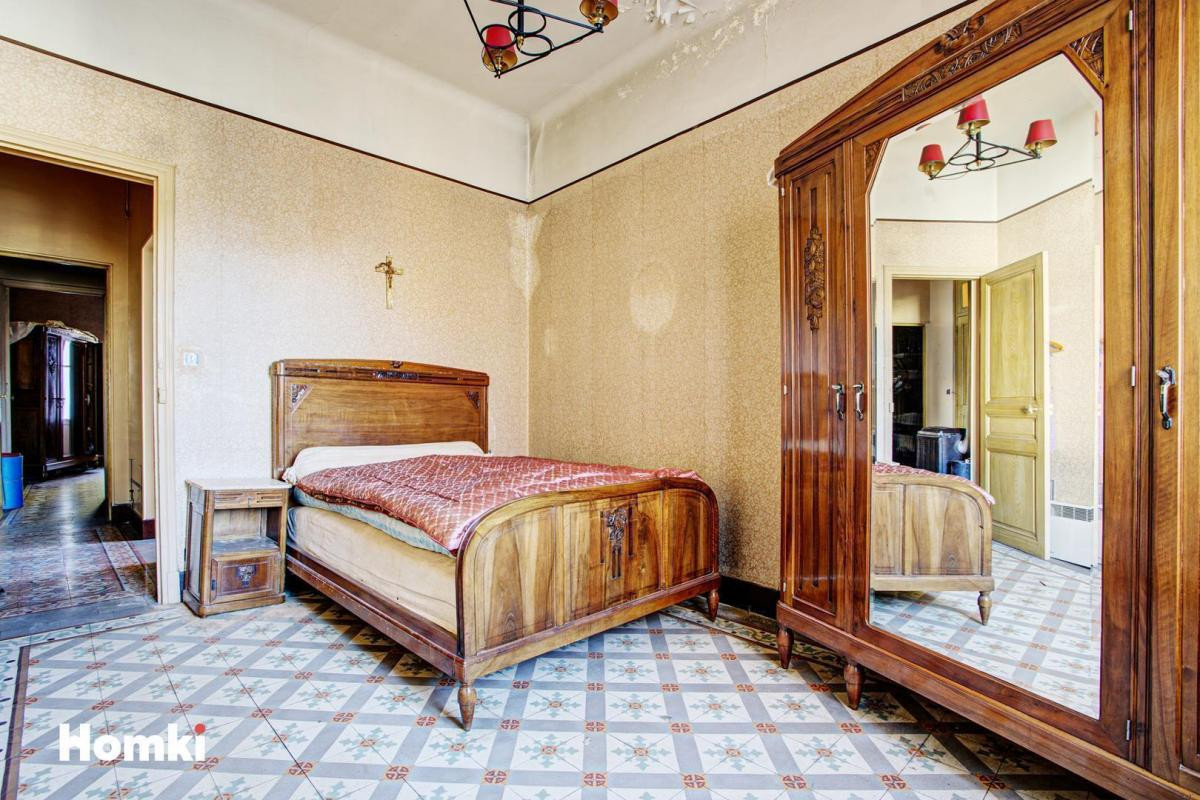 Hôtel particulier de 300m² avec garage et terrasse