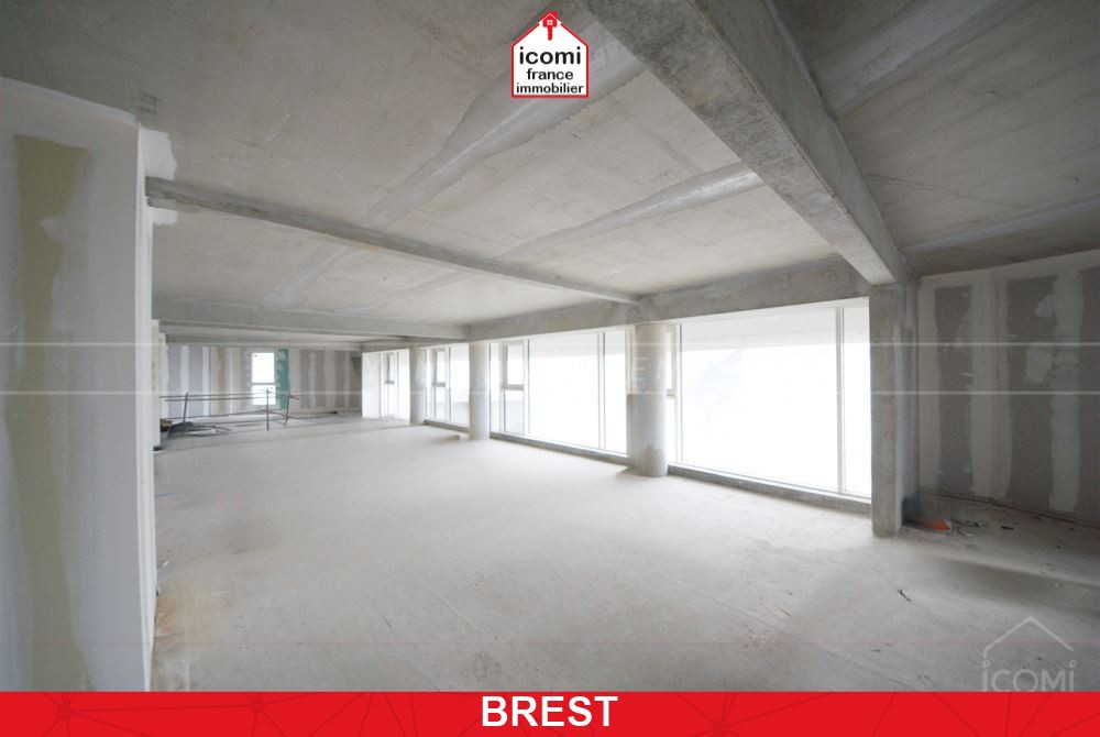 FINISTERE - Brest (29200) - À VENDRE - LOCAL 140 M²  - PREMIER ETAGE  - GRANDE VISIBILISÉE - CENTRE-VILLE - À SAISIR - ASCENSEUR