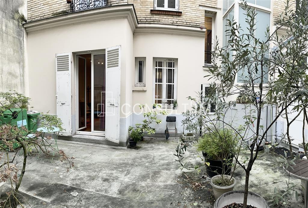 A vendre local professionnel au calme sur cour