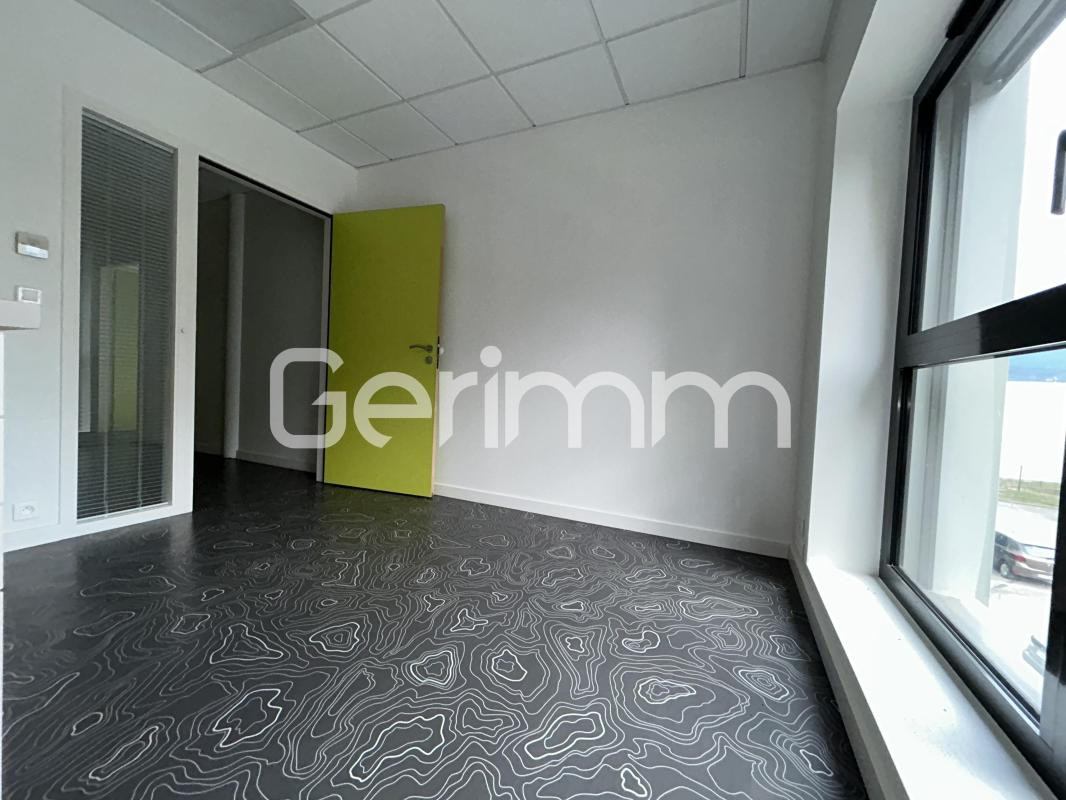 Location - Immeuble de bureaux - 71,28 m² - VOIRON