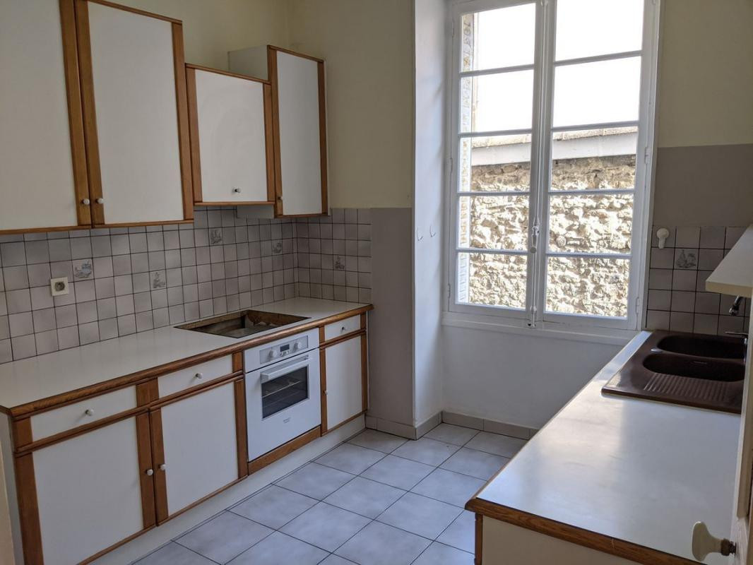 Immeuble de 3 appartements au centre de Condrieu