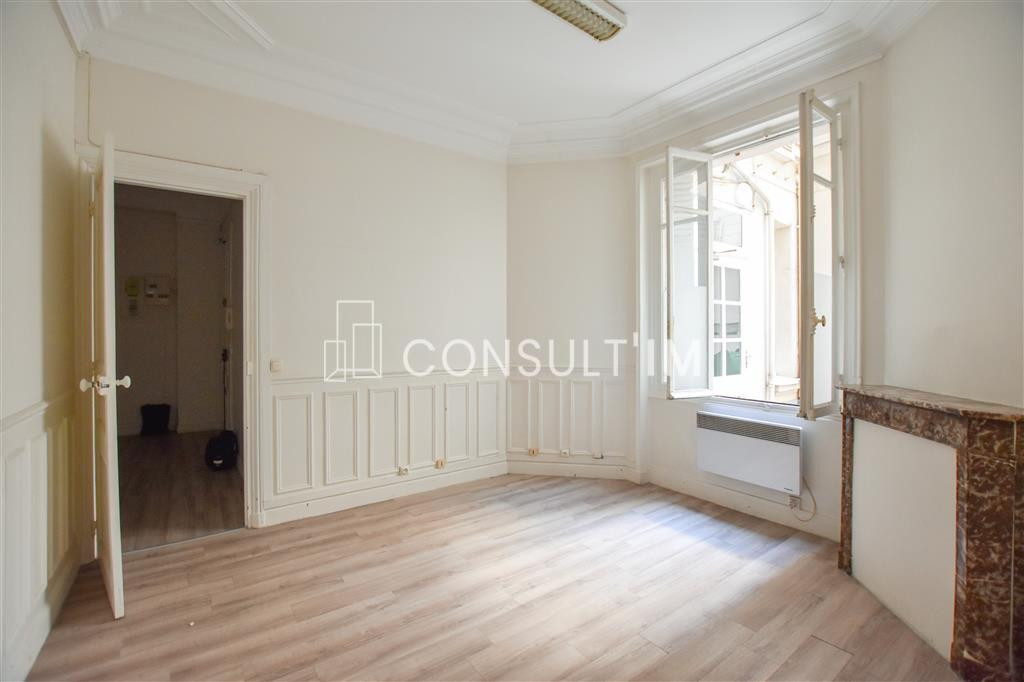 M° Wagram, local professionnel de 44 m² à vendre