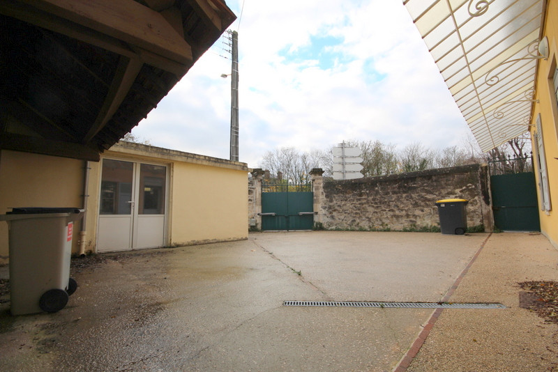 Ensemble immobilier 484 m² - SENLIS CENTRE VILLE