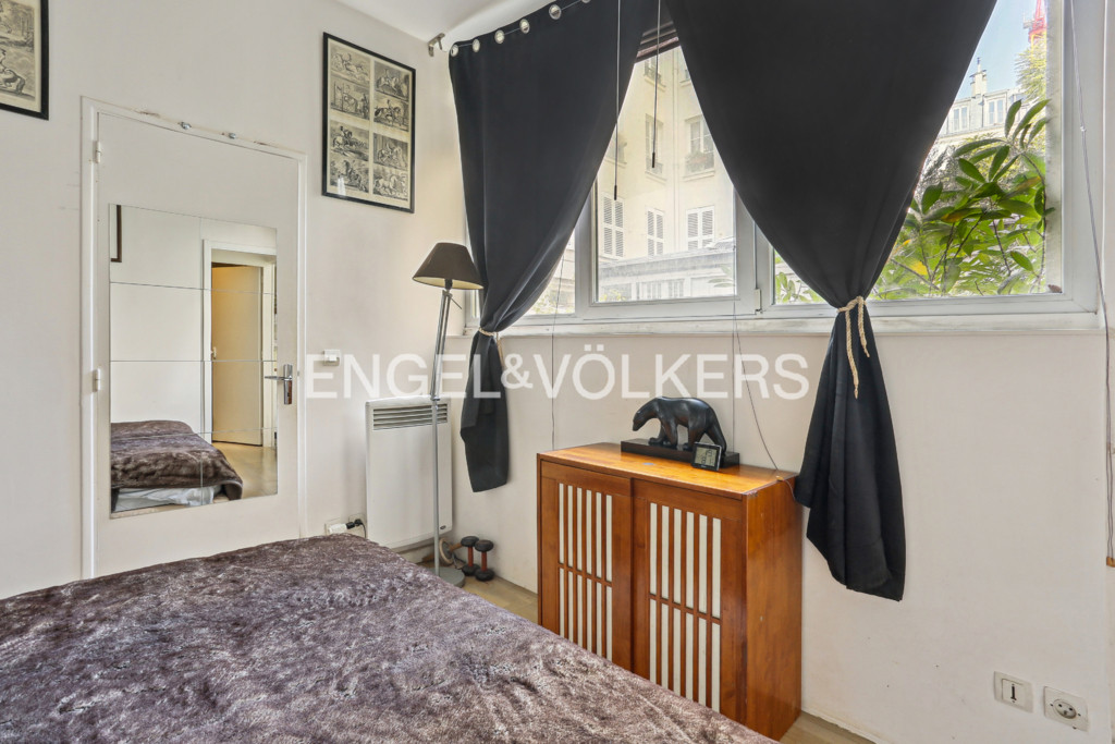 Batignolles-Mairie du 17e - Appartement-local 3 pièces 65m²