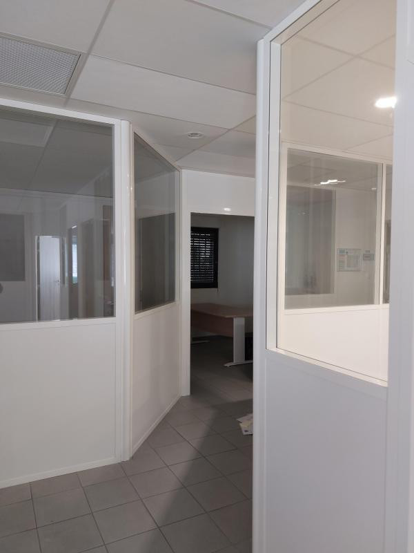 LOCAL PROFESSIONNEL OU COMMERCIAL - MONTEUX (84)
