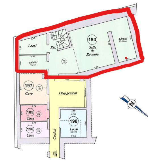 Bureaux à louer en duplex donnant sur une petite cour