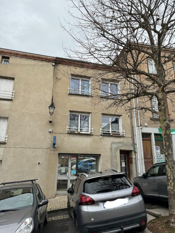 Local d'activité 80m2 avec réserve à vendre centre bourg  de Saint-Héand