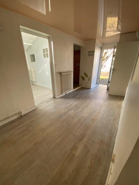 LOCAL PROFESSIONNEL SITUE EN ZONE FRANCHE BORDEAUX RIVE DROITE