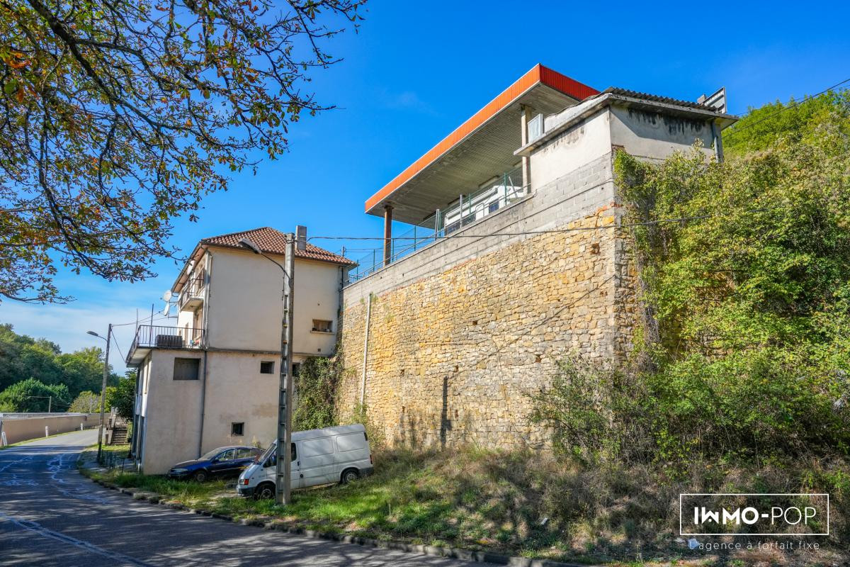 Immeuble de 260m2 à Puy-l'Evêque