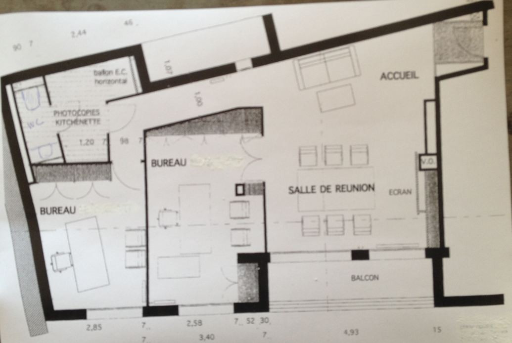 Bureaux de 110m² à louer dans un immeuble d'angle