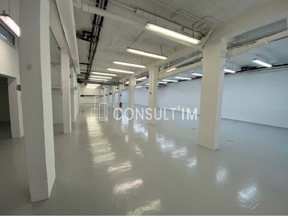 A proximité de Boulogne Jean Jaurès, à louer, 462m² de locaux à usage d'activité-stockage