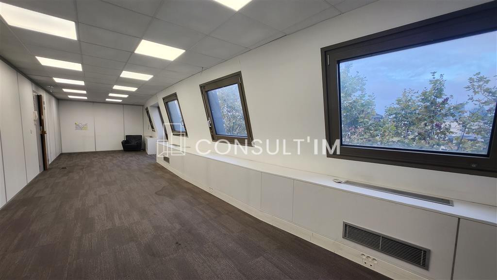A louer bureaux en bon état à la frontière entre Courbevoie et La Garenne Colombes