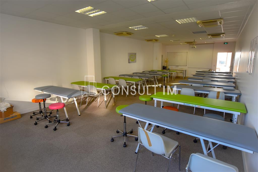 Location surface professionnelle aux normes ERP 5, idéal pour centre de formation ou bureaux