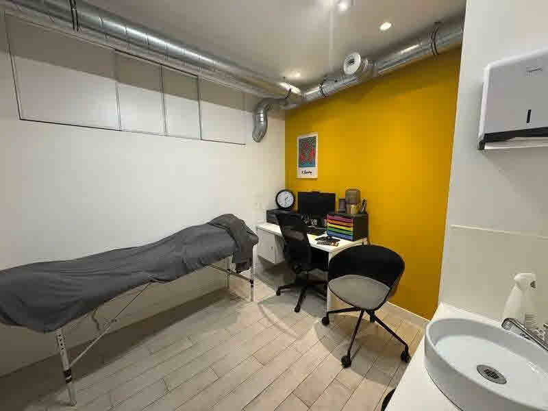 Centre de santé ERP-PMR - Paris 3e MARAIS 220m2 env.