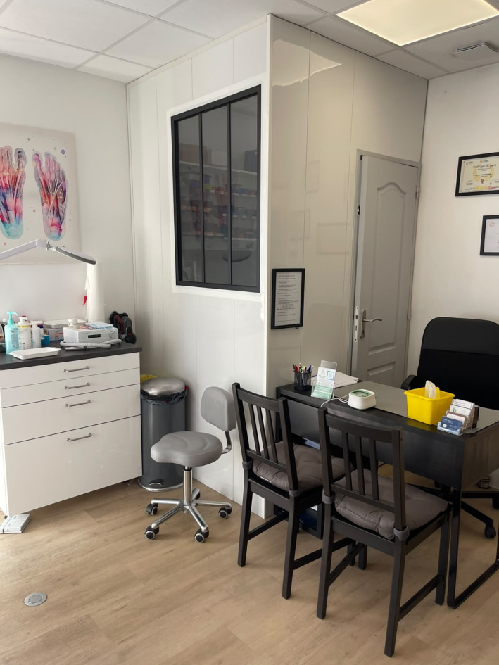 Cabinet professionnel de 16 m² à louer à Coye-la-Forêt – Santé / Paramédical