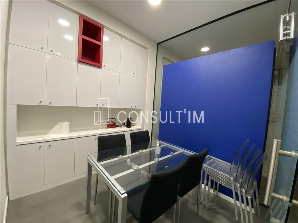 Local professionnel en rez-de-chaussée de 60m²