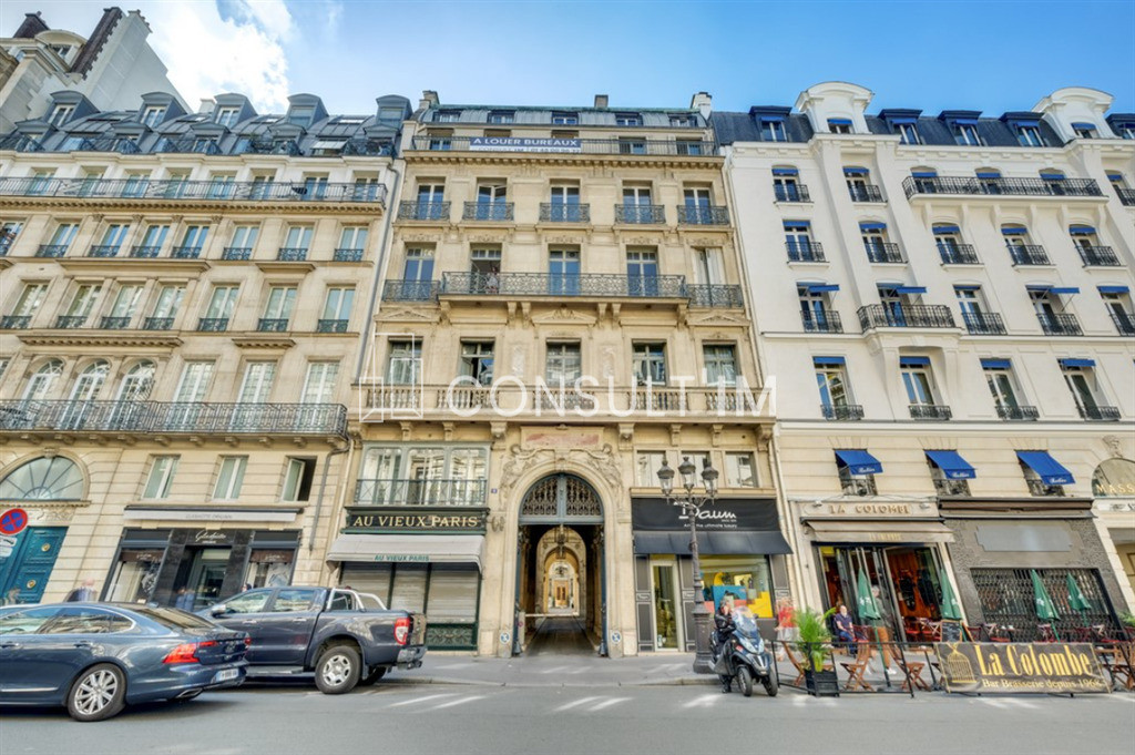 RARE - A deux pas de la Place Vendôme showroom avec très belle hauteur sous plafond