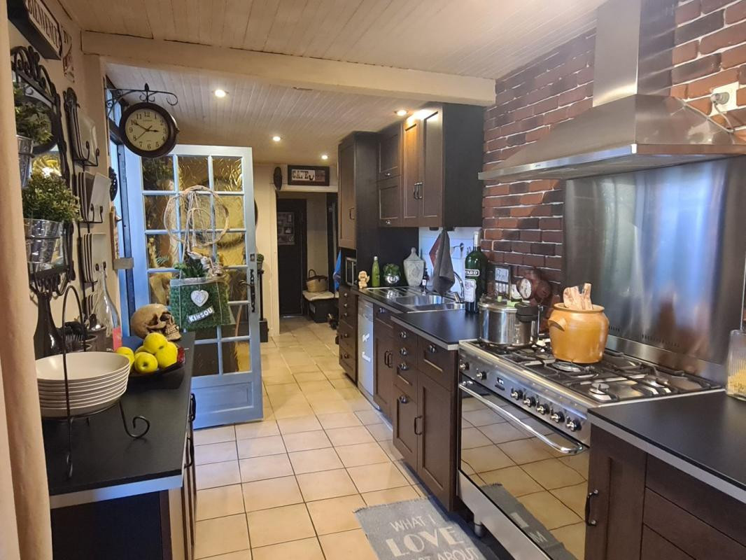 IMMEUBLE AVEC SIX APPARTEMENTS