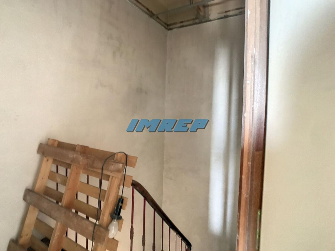 13014   502 m2 parcelle  Immeuble  de 154 m2 avec entrepot en fond de cour