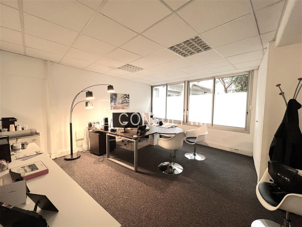 Bureaux en très bon état à louer aux pieds du métro Saint-Mandé