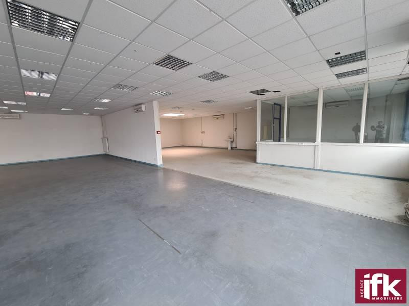 Local professionnel de 315m²