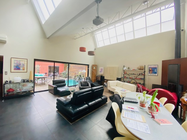 A VENDRE SPLENDIDE  LOFT  4 chambres PLEIN CENTRE VILLE 42300