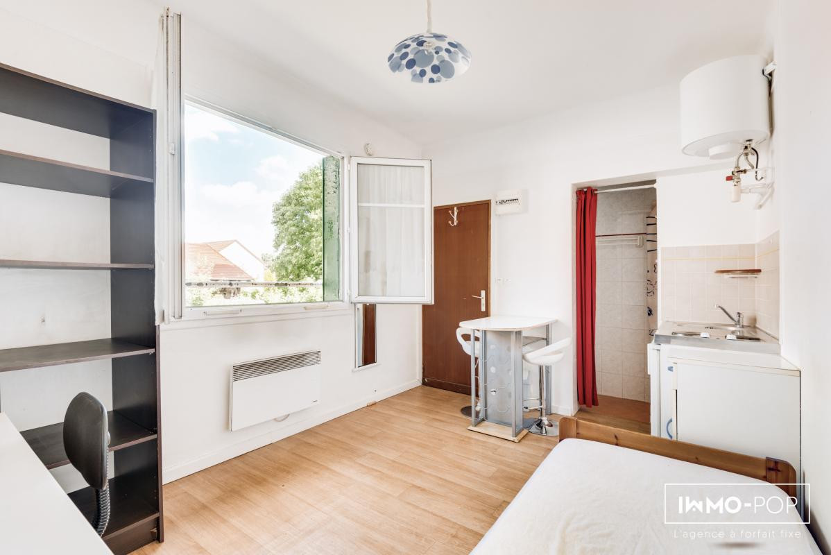 Maison divisée en 4 studios, sur terrain de 249m² avec jardin à Vitry-sur-Seine (limite VILLEJUIF)