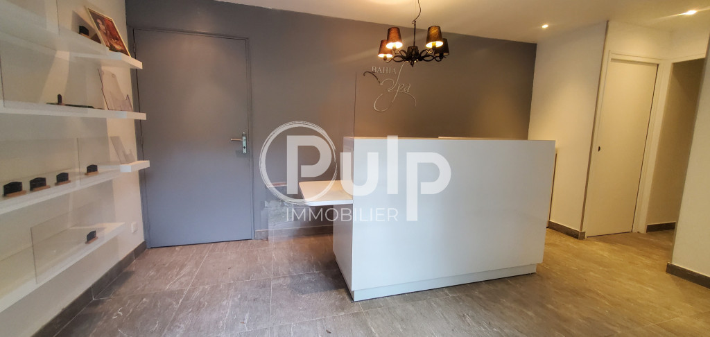 Local de 120 m2 à Lillers