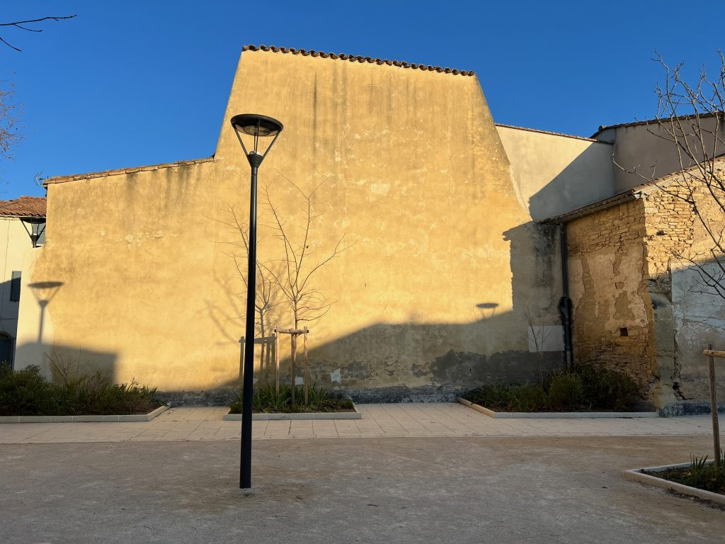 LOCAL COMMERCIAL 166 m2 A VENDRE A BERNIS - GARD