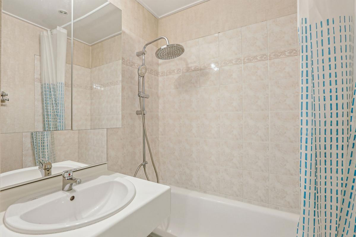 local porfessionnel Villeurbanne 5 pièce(s) 140 m2