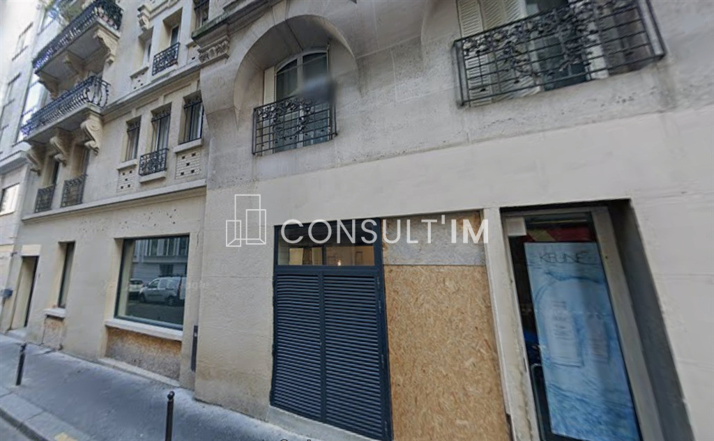 Local climatisé entièrement rénové en accès direct sur rue