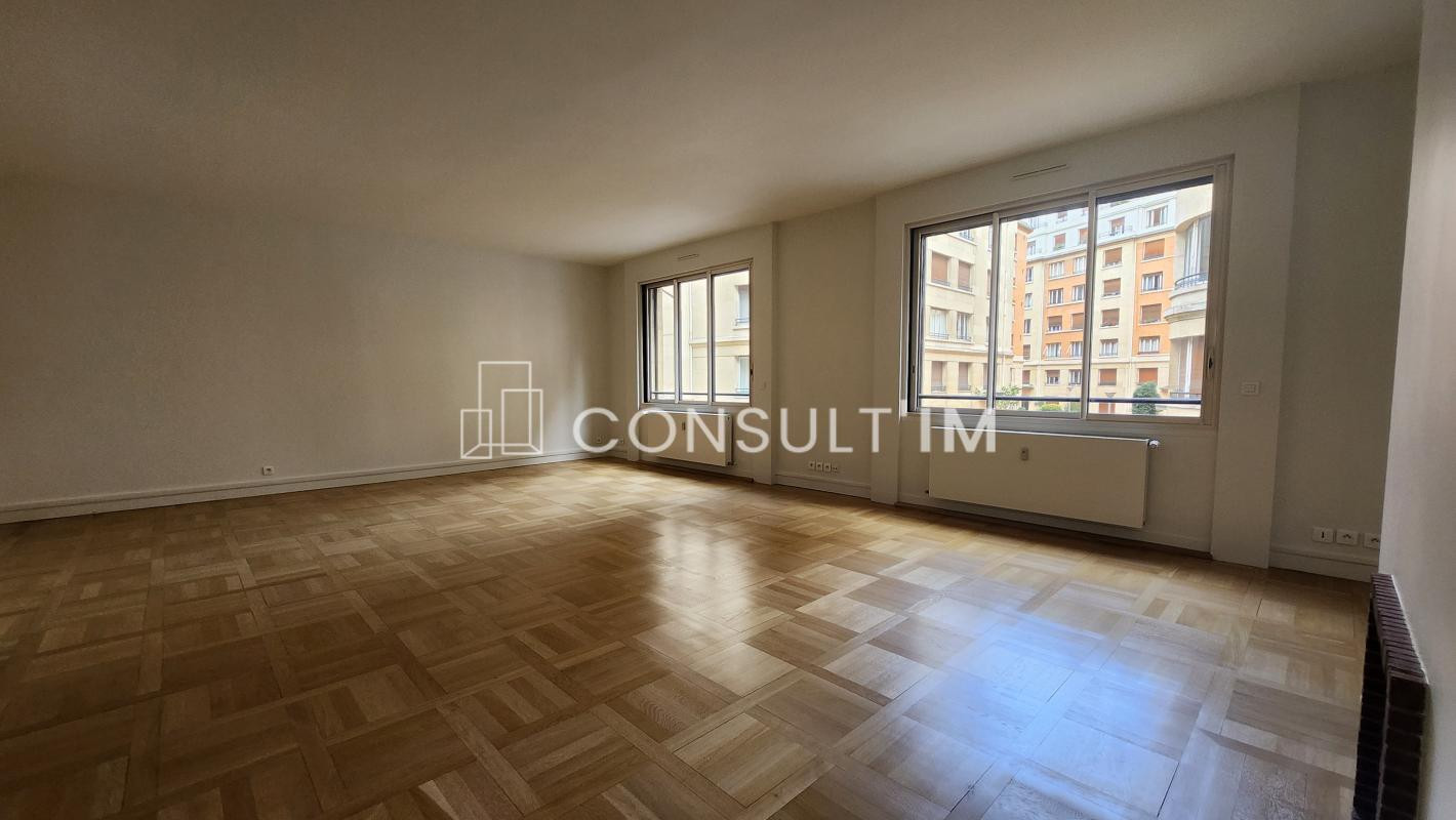 A louer, locaux professionnels de 149 m²