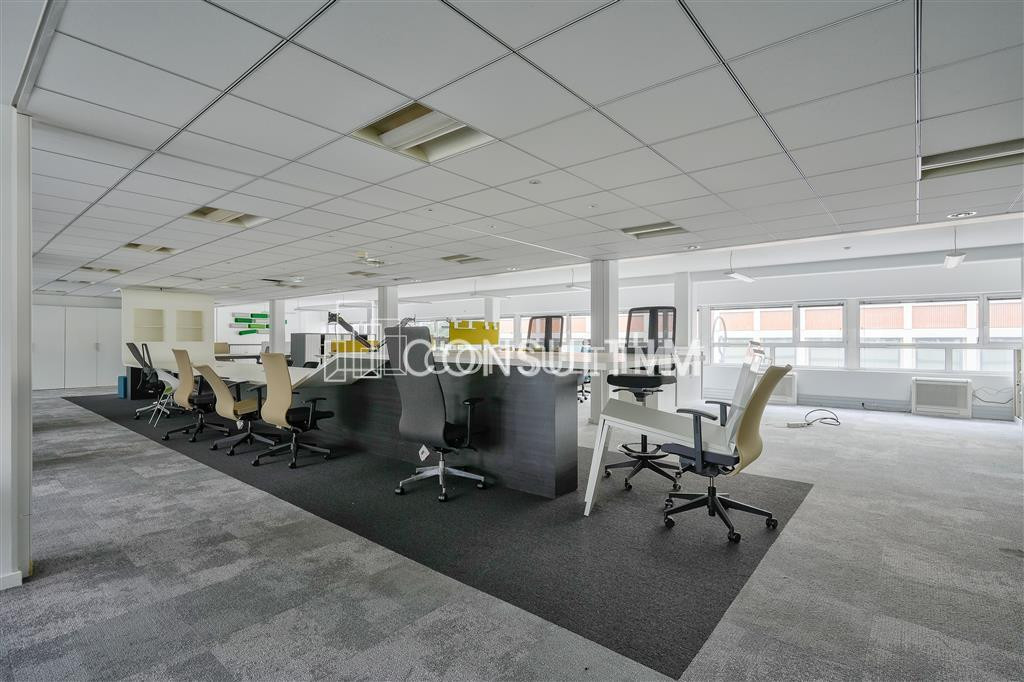 En bord de Seine, bien exceptionnel à VENDRE de 3258 m² avec terrasses et jardin