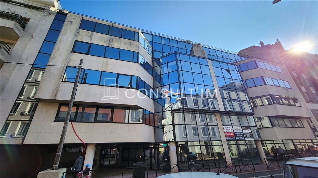 Plateau de bureaux à louer au 1er étage au coeur de Levallois